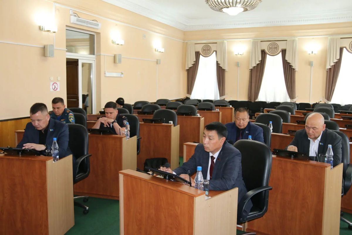 30 сентября Верховный Хурал (парламент) Республики Тыва откроет осеннюю сессию 30 сентября Верховный Хурал (парламент) Республики Тыва откроет осеннюю сессию