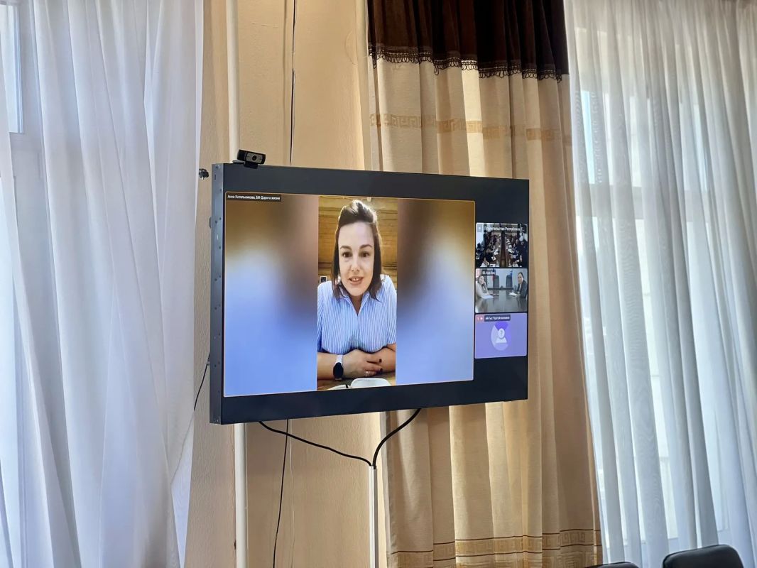 В Правительстве Тувы обсудили реализацию программы «Медицина Вместе» В Правительстве Тувы обсудили реализацию программы «Медицина Вместе»
