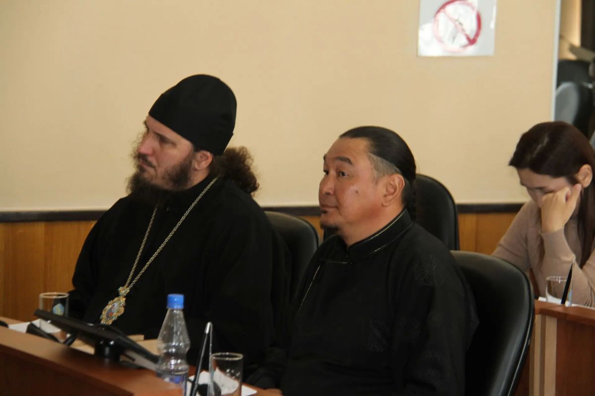 В Верховном Хурале продолжается подготовка к сессионному заседанию В Верховном Хурале продолжается подготовка к сессионному заседанию