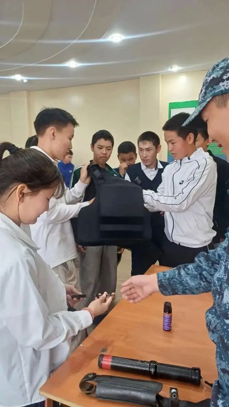 «Неделя правовых знаний» вместе с судебными приставами продолжается «Неделя правовых знаний» вместе с судебными приставами продолжается