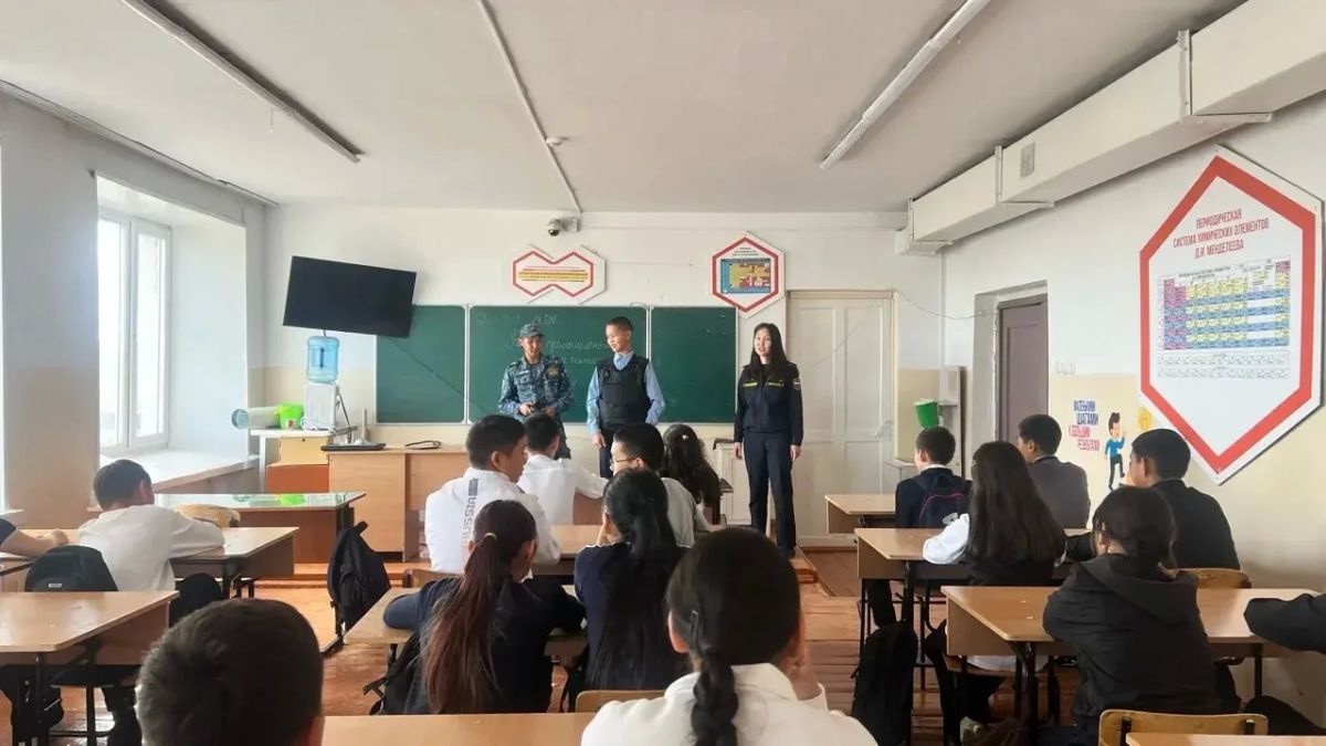 «Неделя правовых знаний» вместе с судебными приставами продолжается «Неделя правовых знаний» вместе с судебными приставами продолжается