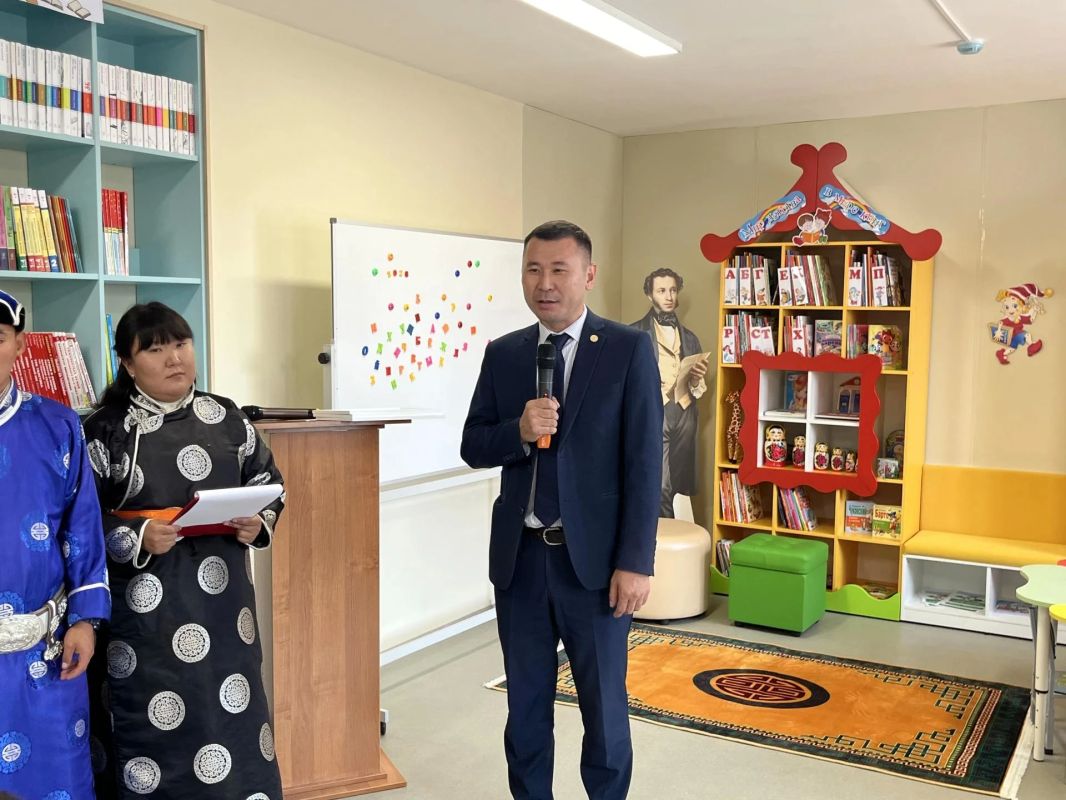 В Чаа-Холе в рамках нацпроекта "Семья" открылась новая модельная детская библиотека В Чаа-Холе в рамках нацпроекта "Семья" открылась новая модельная детская библиотека