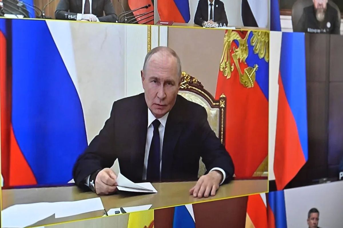 Владислав Ховалыг: Только что в формате ВКС завершилась наша встреча с Президентом Владимиром Владимировичем Путиным Владислав Ховалыг: Только что в формате ВКС завершилась наша встреча с Президентом Владимиром Владимировичем Путиным