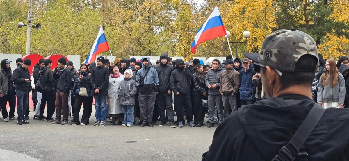 В Туве митингом отметили День воссоединения с Донецкой и Луганской Народными Республиками, Запорожской и Херсонской областями В Туве митингом отметили День воссоединения с Донецкой и Луганской Народными Республиками, Запорожской и Херсонской областями