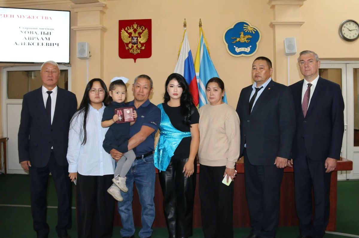Семьям павших в бою Героев вручены государственные награды Семьям павших в бою Героев вручены государственные награды