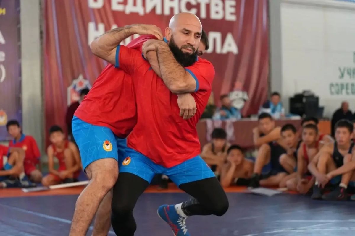 В Республике Тыва продолжается IV Международный турнир по спортивной борьбе среди военнослужащих на Кубок министра обороны России В Республике Тыва продолжается IV Международный турнир по спортивной борьбе среди военнослужащих на Кубок министра обороны России