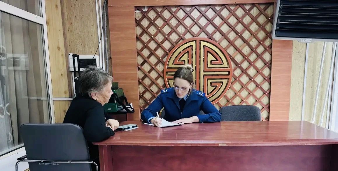 Кызылский межрайонный прокурор Наталья Грек провела личный прием участников СВО и членов их семей в санатории «Серебрянка»