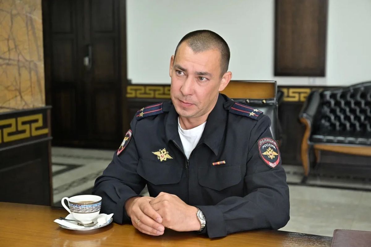Владислав Ховалыг: Провел рабочую встречу с новым начальником Управления Госавтоинспекции МВД по Туве подполковником полиции Владимиром Кичеевым Владислав Ховалыг: Провел рабочую встречу с новым начальником Управления Госавтоинспекции МВД по Туве подполковником полиции Владимиром Кичеевым