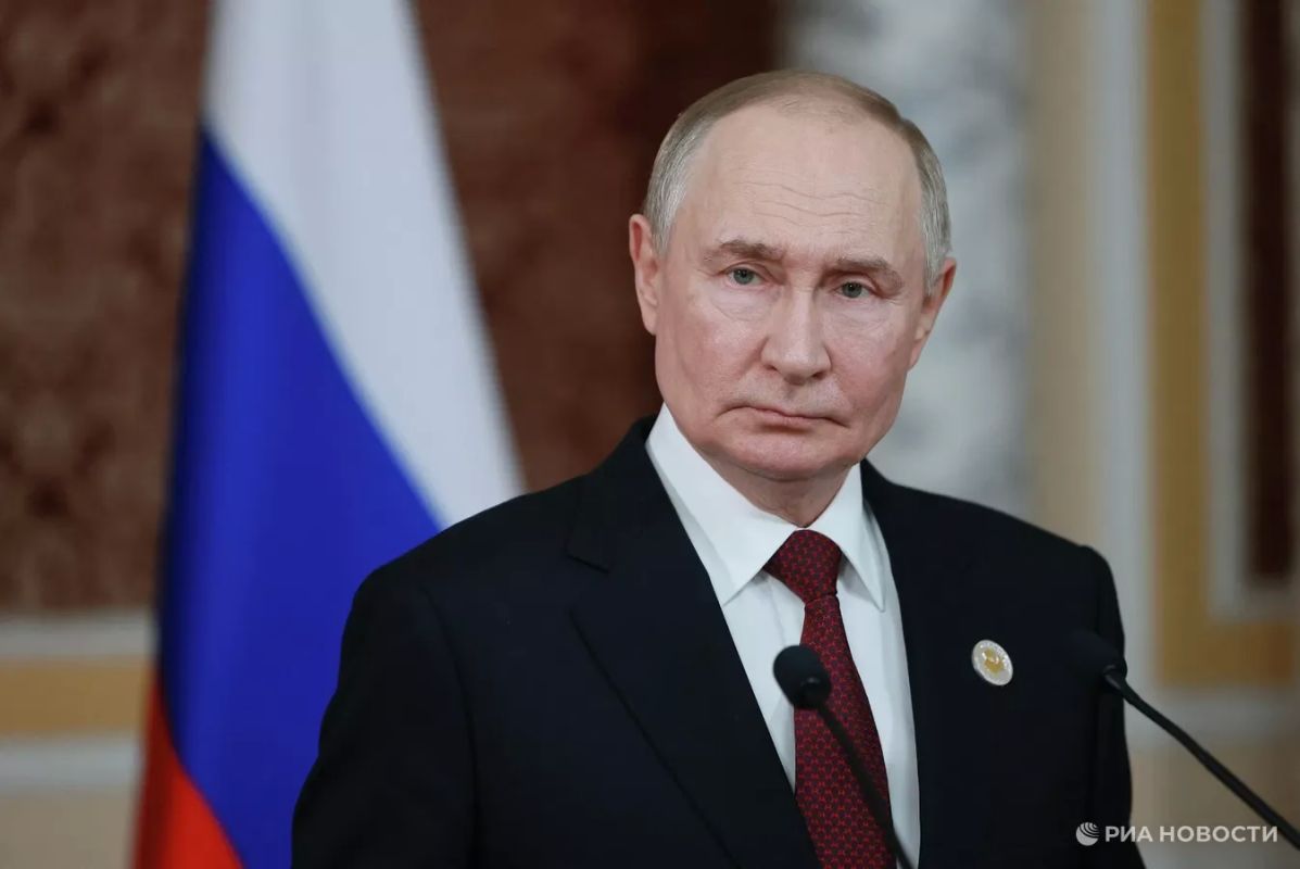 Путин поручил представить предложения по обязательному изданию школьных учебников в электронном виде, сообщили в Кремле