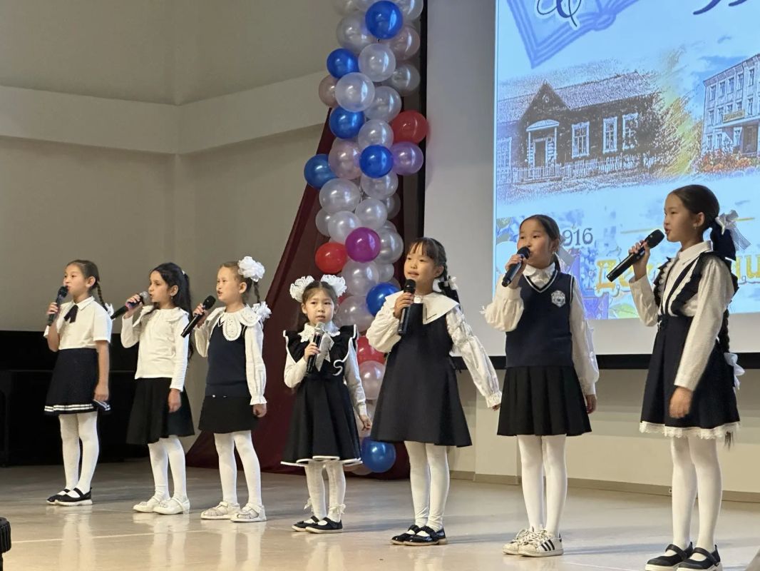 Бай-Хаакской школе — 110 лет! Бай-Хаакской школе — 110 лет!