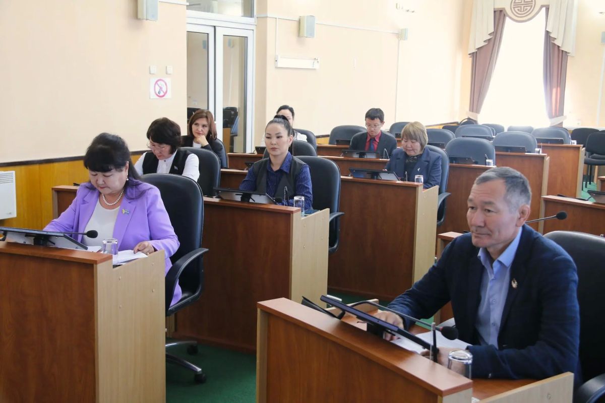 Сегодня в Верховном Хурале состоялись заседания профильных комитетов, на которых были рассмотрены законопроекты, рекомендованные к включению в повестку предстоящего сессионного заседания Сегодня в Верховном Хурале состоялись заседания профильных комитетов, на которых были рассмотрены законопроекты, рекомендованные к включению в повестку предстоящего сессионного заседания