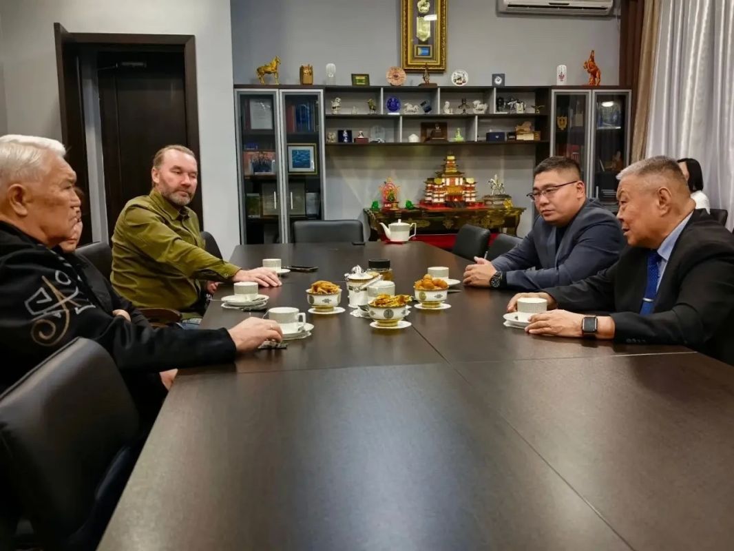 Тува и Алтай намерены развивать культурное сотрудничество между национальными оркестрами Тува и Алтай намерены развивать культурное сотрудничество между национальными оркестрами