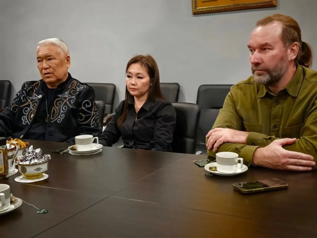 Тува и Алтай намерены развивать культурное сотрудничество между национальными оркестрами Тува и Алтай намерены развивать культурное сотрудничество между национальными оркестрами
