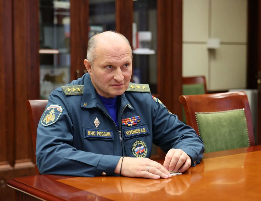 В Новосибирске состоялась рабочая встреча полпреда Президента РФ в СФО Анатолия Серышева и Министра МЧС РФ Александра Куренкова В Новосибирске состоялась рабочая встреча полпреда Президента РФ в СФО Анатолия Серышева и Министра МЧС РФ Александра Куренкова
