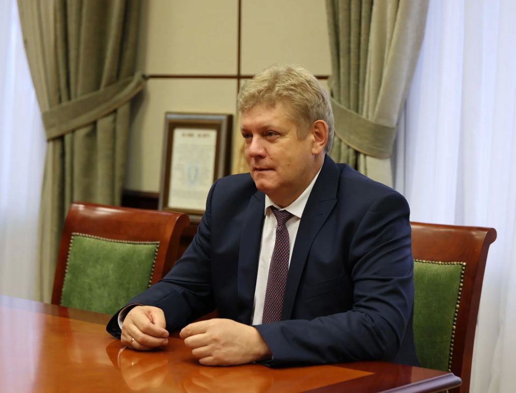 В Новосибирске состоялась рабочая встреча полпреда Президента РФ в СФО Анатолия Серышева и Министра МЧС РФ Александра Куренкова