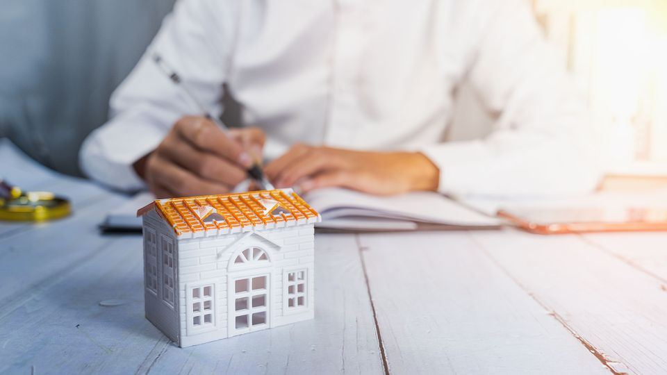 На уловки попадается каждый второй: как риелторы обманывают продавцов квартир