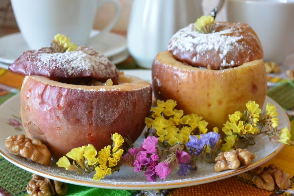 Запеченные яблоки: вкусно и полезно!