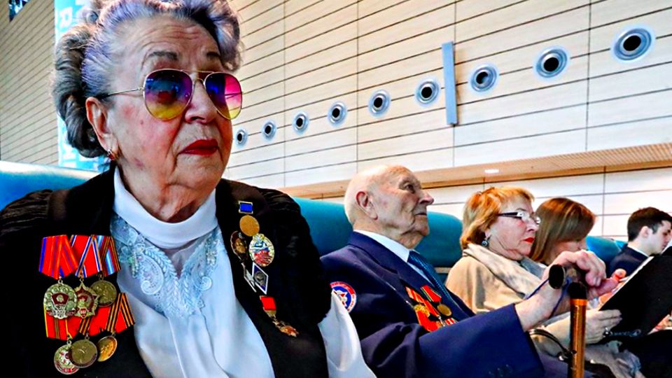 Как ветеранам труда получить законные льготы и выплаты: разбор важных шагов