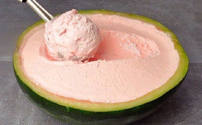 Арбузное мороженое в кожуре: необычный летний десерт без лишних хлопот