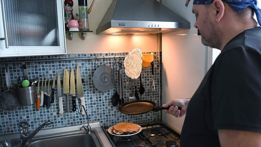 Чистим кухонную вытяжку: как избежать опасностей загрязнений